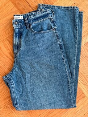Abercrombie and Fitch High-rise Loose